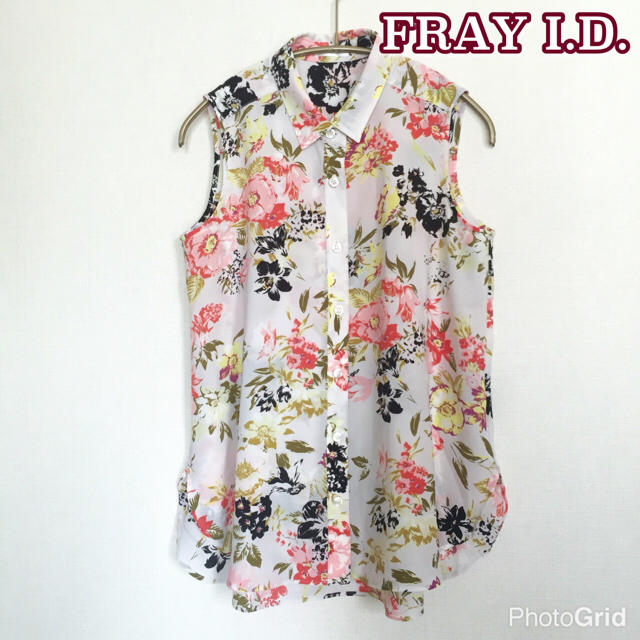 FRAY I.D(フレイアイディー)のフレイアイディー♬大人花柄ノースリーブシャツ♬送料込み レディースのトップス(シャツ/ブラウス(半袖/袖なし))の商品写真