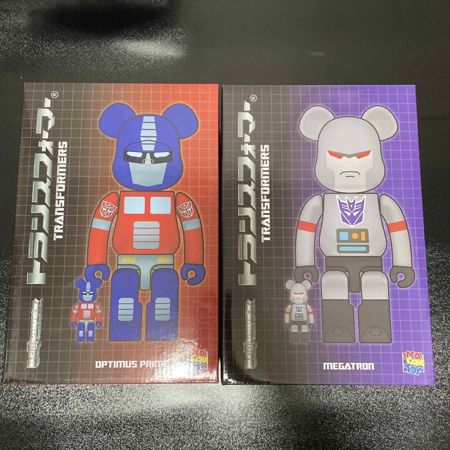 BE@RBRICK(ベアブリック)の【断捨離】ベアブリック　メガトロン&オプティマスプライム　400% 100% エンタメ/ホビーのフィギュア(その他)の商品写真