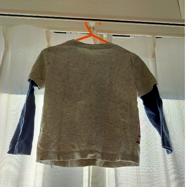 GAP(ギャップ)のGAP 消防車ロンT キッズ/ベビー/マタニティのキッズ服男の子用(90cm~)(Tシャツ/カットソー)の商品写真