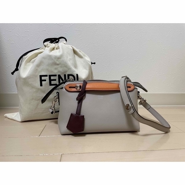 美品！FENDI フェンディ　バイザウェイ ミニのサムネイル