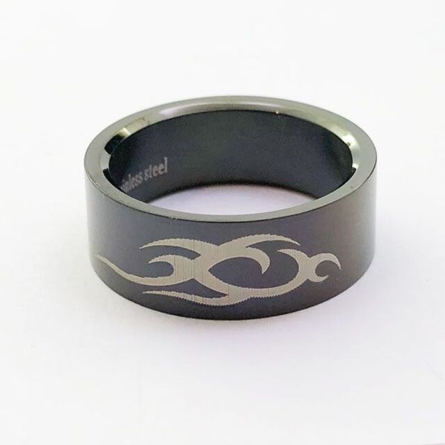 サージカルステンレス　トライバル　ブラック　リング　指輪ring137 メンズのアクセサリー(リング(指輪))の商品写真