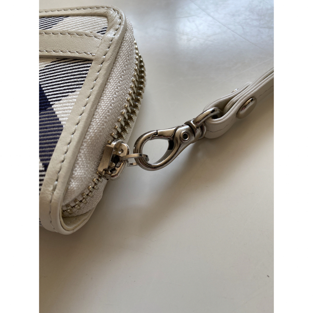 BURBERRY BLUE LABEL(バーバリーブルーレーベル)のバーバリー　ブルーレイベル　財布 レディースのファッション小物(財布)の商品写真