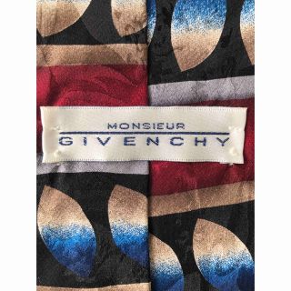 ジバンシィ(GIVENCHY)の【GIVENCHY】美品ネクタイ　総柄(ネクタイ)