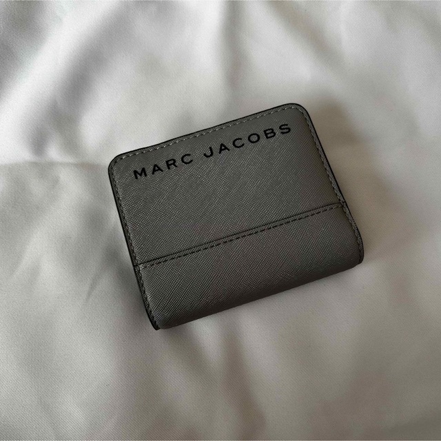 MARC JACOBS(マークジェイコブス)のMARC JACOBS 二つ折財布 レディースのファッション小物(財布)の商品写真