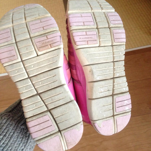 NIKE(ナイキ)のナイキ ダイナモ ピンク 22cm キッズ/ベビー/マタニティのキッズ靴/シューズ(15cm~)(スニーカー)の商品写真