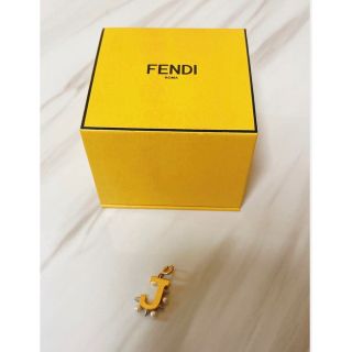 フェンディ イニシャル チャームの通販 30点 | FENDIのレディースを