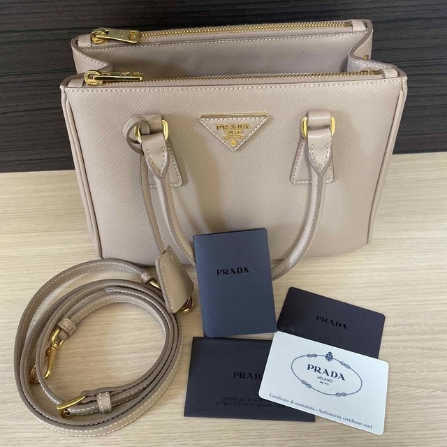新作入荷!!】 PRADA - 美品プラダ バッグ ガレリア サフィアーノ