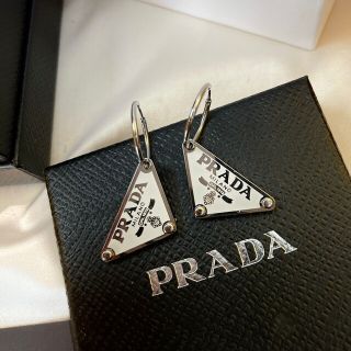 売上値引高】 プラダ PRADA ビジューイヤリング ローズ レディース