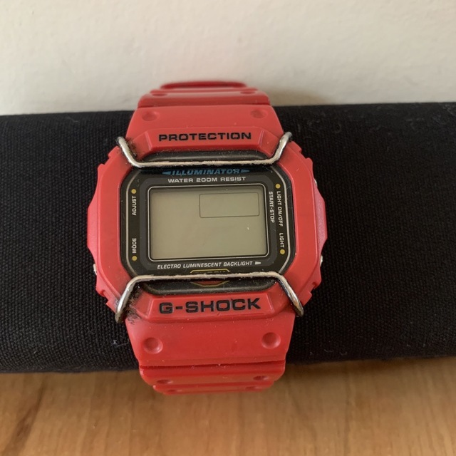 G-SHOCK(ジーショック)の【ジャンク品】G-SHOCK 赤 メンズの時計(腕時計(デジタル))の商品写真