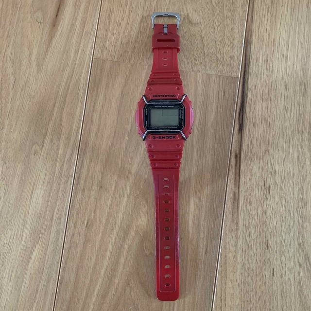 G-SHOCK(ジーショック)の【ジャンク品】G-SHOCK 赤 メンズの時計(腕時計(デジタル))の商品写真