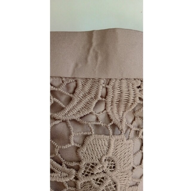 JUSGLITTY(ジャスグリッティー)の最終値下げ　ジャスグリッティー　レーススカート レディースのスカート(ひざ丈スカート)の商品写真
