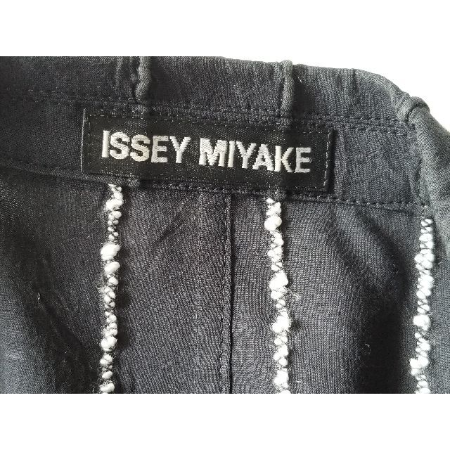 イッセイミヤケISSEYMIYAKE春夏ジャケット黒しじら(しぼ)柄クリーニング-