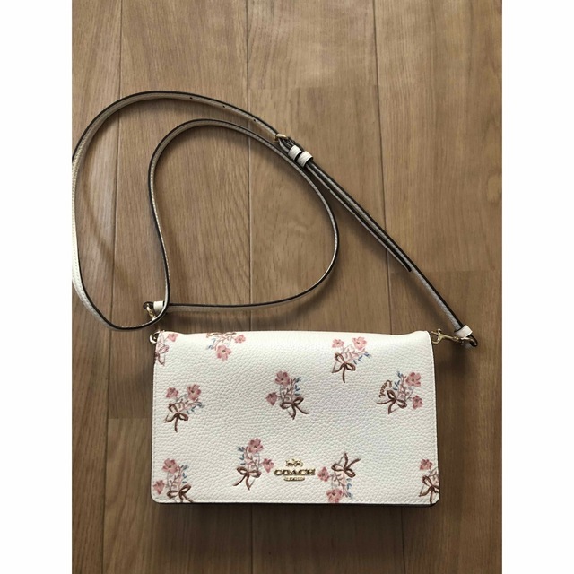 〖美品〗coach ショルダーウォレット 長財布 花柄