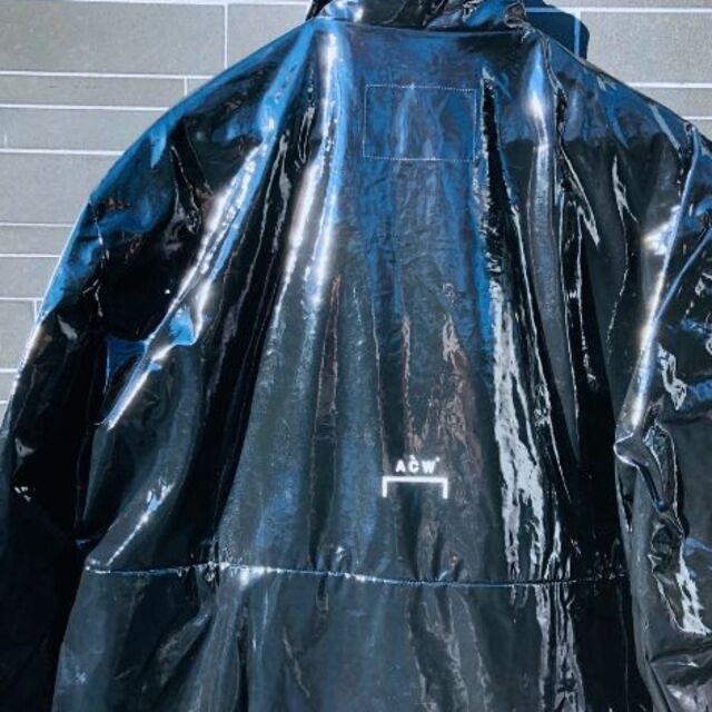 Rick Owens(リックオウエンス)の新品A-COLD-WALL*Pvc Raincoatエナメルトレンチレインコート メンズのジャケット/アウター(トレンチコート)の商品写真