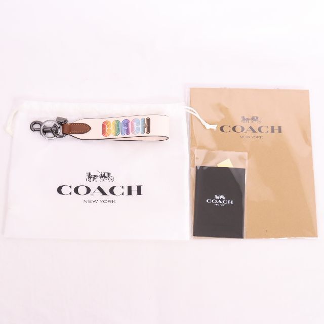 COACH(コーチ)のCOACH　特大ループキーチャームキーホルダー　レディース　未使用品 レディースのファッション小物(キーホルダー)の商品写真