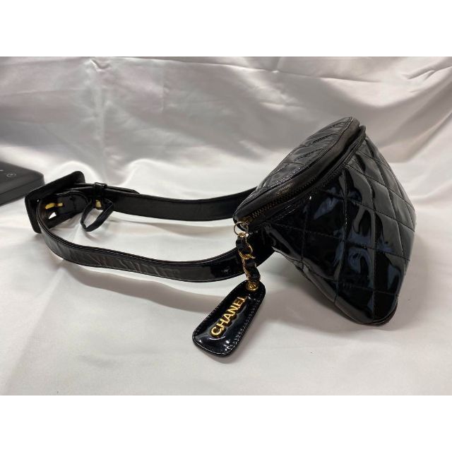 送料無料(北海道・沖縄県除く!) シャネル CHANEL エナメルマトラッセ ボディバッグ ブラック