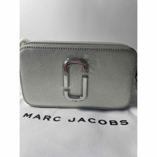 マークジェイコブス(MARC JACOBS)のMARC JACOBS ショルダーバック カメラバック silver(ショルダーバッグ)