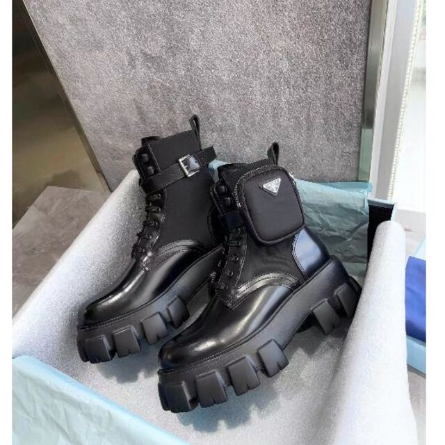 ✨超美品✨✿ プラダ ✿ ショートブーツ ✿ レディース☆#NN 【日本