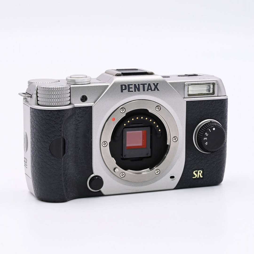 PENTAX(ペンタックス)のPENTAX Q7 ボディキット シルバー スマホ/家電/カメラのカメラ(ミラーレス一眼)の商品写真