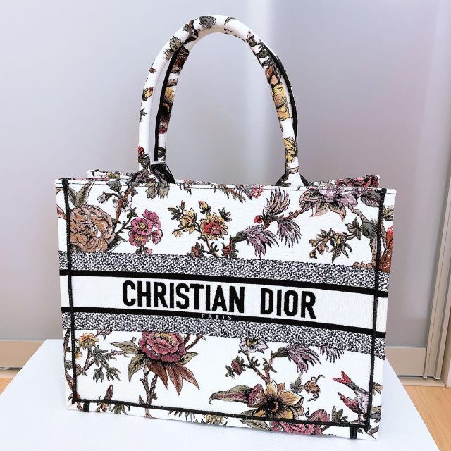Christian Dior - 【新品未使用】DIOR BOOK TOTE ミディアムバッグ