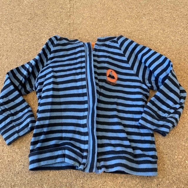 PETIT BATEAU(プチバトー)のプチバトー　パーカー　ボーダー　81cm 18M キッズ/ベビー/マタニティのベビー服(~85cm)(カーディガン/ボレロ)の商品写真