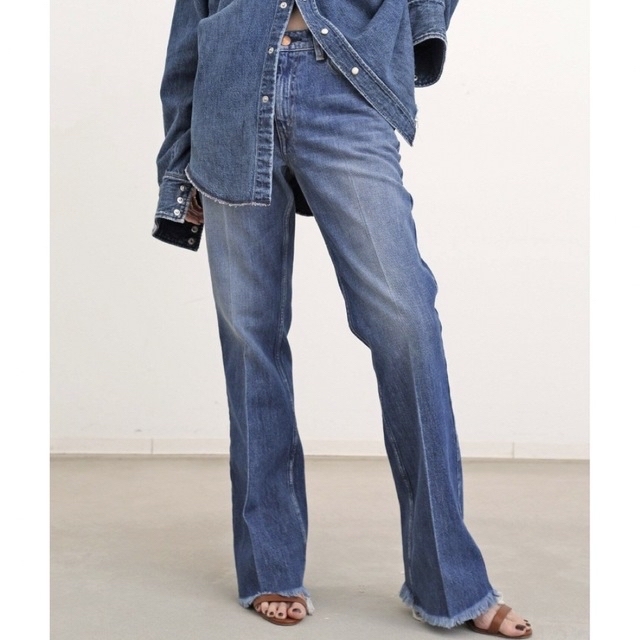 L'Appartement DEUXIEME CLASSE(アパルトモンドゥーズィエムクラス)のアパルトモン【RED CARD / レッドカード】Denim 25 レディースのパンツ(デニム/ジーンズ)の商品写真