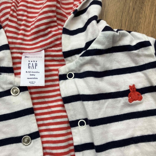 GAP(ギャップ)のGAPパーカー6ヶ月〜12ヶ月1歳ベビー服 キッズ/ベビー/マタニティのベビー服(~85cm)(カーディガン/ボレロ)の商品写真