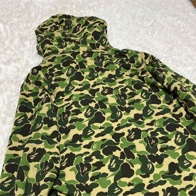 未使用級美品　A BATHING APE アベイシングエイプ パーカー　カモフラ