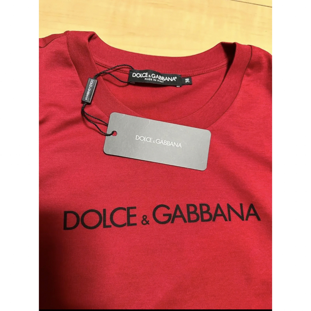 DOLCE&GABBANA(ドルチェアンドガッバーナ)のDOLCE&GABBANA新品未使用タグ付きロゴTシャツ レディースのトップス(Tシャツ(半袖/袖なし))の商品写真