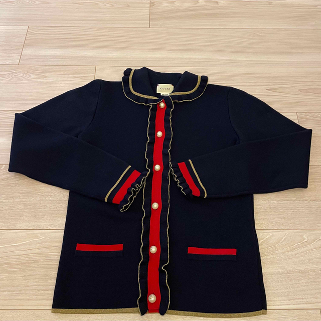 Gucci(グッチ)のGUCCI kids カーディガン　ネイビー　衿　パールボタン キッズ/ベビー/マタニティのキッズ服女の子用(90cm~)(カーディガン)の商品写真