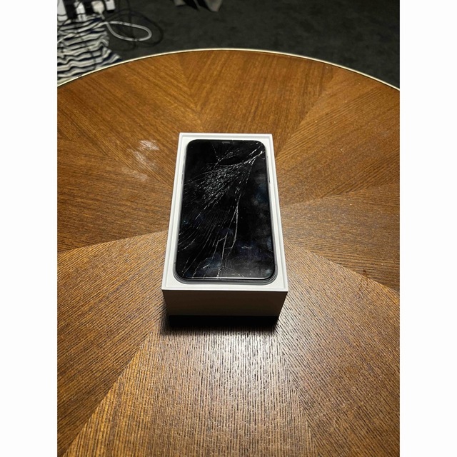 iPhone 11 64G ブラック 画面割れあり - スマートフォン本体