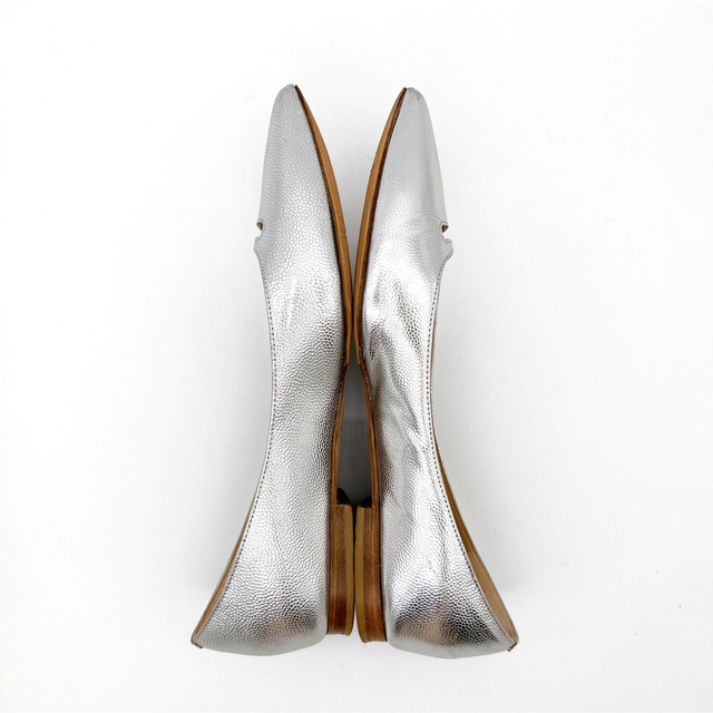 PELLICO(ペリーコ)の✨美品✨ ペリーコ 22cm アネッリ シルバー パンプス フラット レディースの靴/シューズ(ハイヒール/パンプス)の商品写真