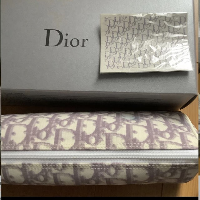 Christian Dior(クリスチャンディオール)の希少品　未使用ディオールトロッターポーチ　パープル レディースのファッション小物(ポーチ)の商品写真