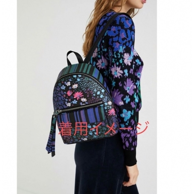 DESIGUAL(デシグアル)のDesigual 新品✨タグ付き♪ 花柄　リュックサック　ブルー系　大特価‼️ レディースのバッグ(リュック/バックパック)の商品写真