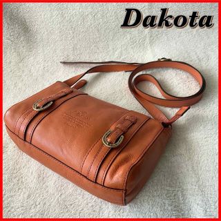 ダコタ(Dakota)のDAKOTA ダコタ　ショルダーバッグ　クロスボディー　財布　ロゴ型押し　レザー(ショルダーバッグ)