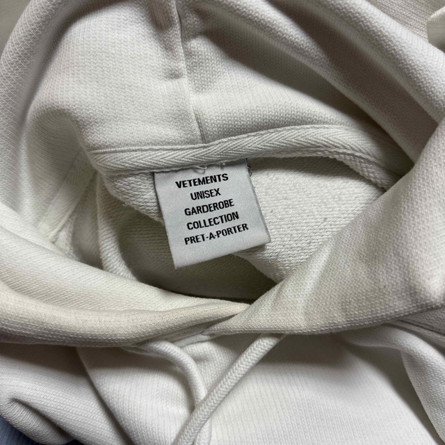 vetements テープロゴ