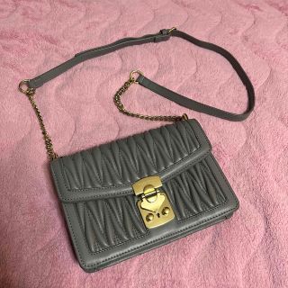 ミュウミュウ(miumiu)の【専用】miumiuマトラッセ ショルダーバッグ(ショルダーバッグ)