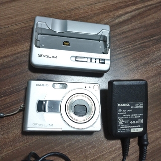 カシオ(CASIO)のCASIO EXILIM ZOOM EX-Z40 シルバー 中古品(コンパクトデジタルカメラ)