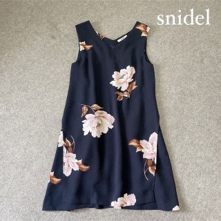 スナイデル(SNIDEL)のsnidel フラワープリント ワンピース＊マーキュリーデュオ ミーア ノエラ(ミニワンピース)