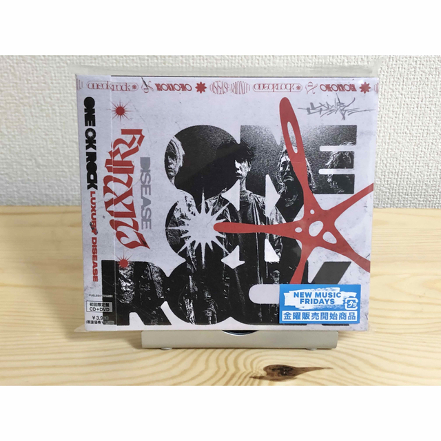 ONE OK ROCK  Luxury Disease（初回生産限定盤） エンタメ/ホビーのCD(ポップス/ロック(邦楽))の商品写真