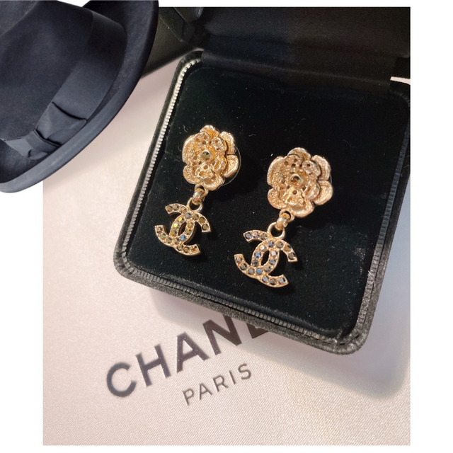 CHANEL vintage a pair of earrings