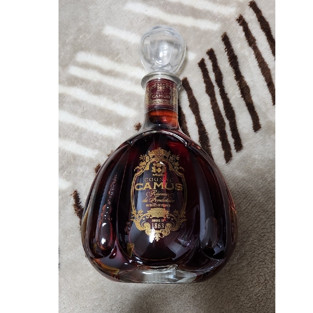 【送料無料】cognac camus reserve du fondateur 食品/飲料/酒の酒(ウイスキー)の商品写真