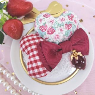 ハンドメイドハンドメイド♡リバティアシュテッドぷっくりハートクリップ