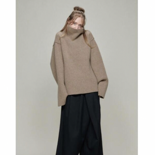 MAISON EUREKA COMPRESSED VOLUME SWEATER
