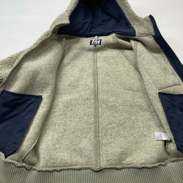 HELLY HANSEN ボアフーディー