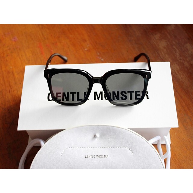 Gentle Monster ジェントルモンスター Frida サングラス 黒の通販 by