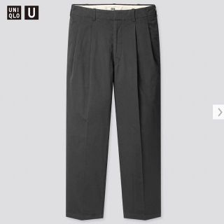 ユニクロ(UNIQLO)の新品 UNIQLO U ワイドフィットタックテーパードパンツ ダークグレー(チノパン)