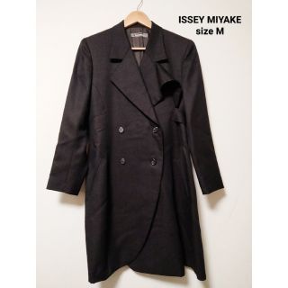 イッセイミヤケ(ISSEY MIYAKE)のISSEY MIYAKE イッセイミヤケ 筆タグ ダブルテーラードコート(ロングコート)