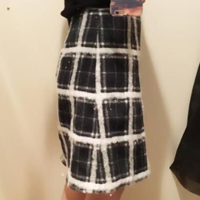 Noela(ノエラ)の新品タグ付き　　シャギーチェックスカート　Noela   Sサイズ レディースのスカート(ミニスカート)の商品写真