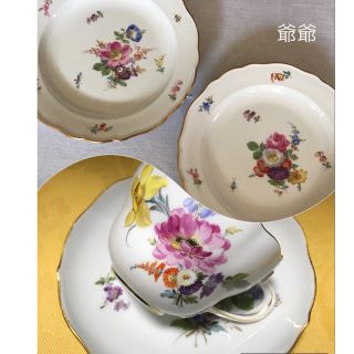 マイセン(MEISSEN)の☆御専用　古マイセン／フラワーブーケと昆虫 ①プレート ２枚②カップ＆ソーサー(食器)